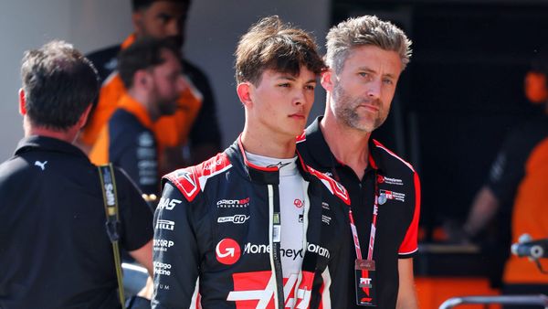 Oliver Bearman walking back to garage after Imola F1 qualifying