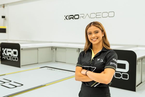 Four female drivers and F2 leader get new Formula E chances