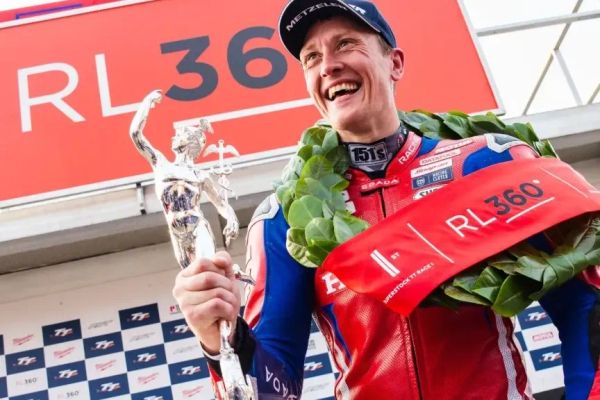 Harrison ends his and Honda's Isle of Man TT win drought