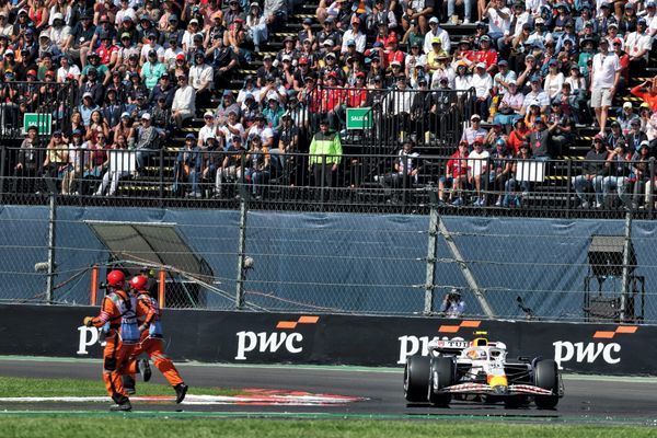 Fury over unseen marshal near-miss at F1's Mexican GP