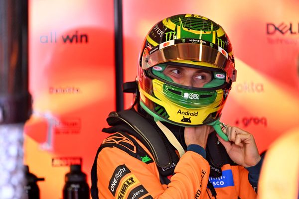 What caused Piastri's shock Melbourne pre-race crash