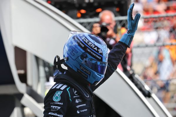 Russell takes Barcelona F1 pole despite spirited late Hamilton lap