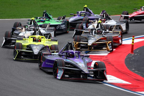 Wehrlein revives Porsche's title bid with wet Shanghai win