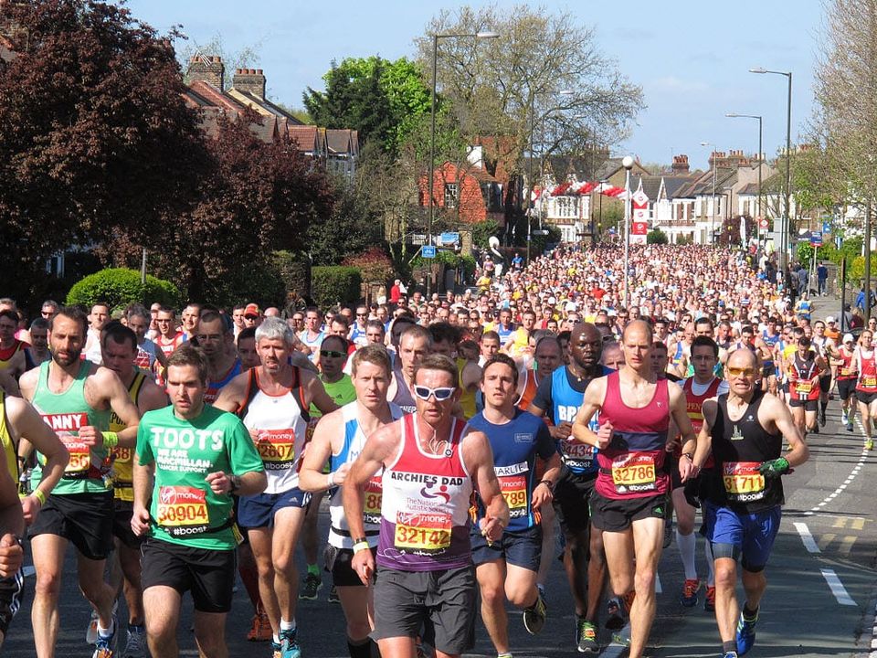Crowds of runners at the London Marathon