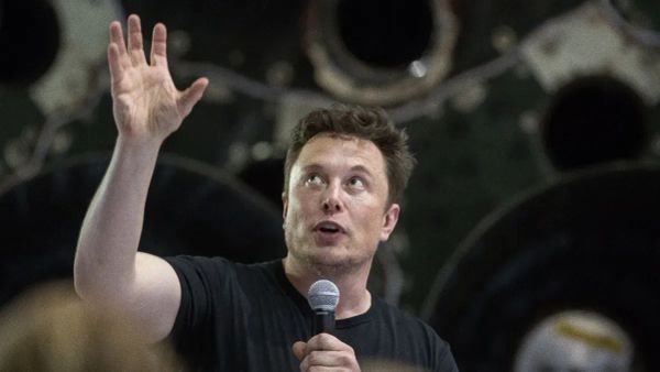 Los 9 libros que Elon Musk recomienda leer al menos una vez en la vida.