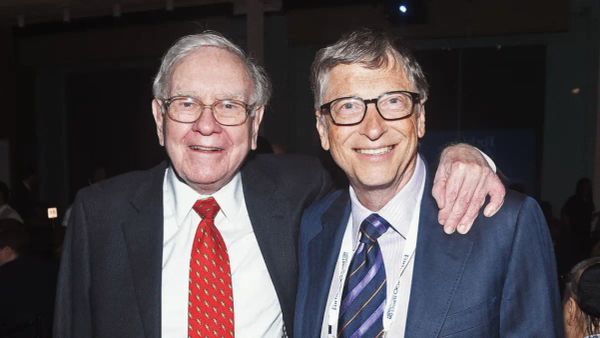 Le pidieron a Bill Gates y Warren Buffett que definieran su éxito en una sola palabra… y los dos dijeron la misma.