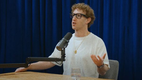 Por qué Mark Zuckerberg cree que la universidad ya no prepara a los jóvenes para el mundo laboral