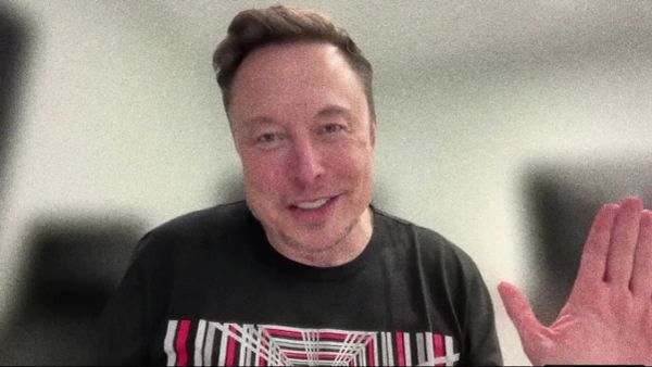 Elon Musk: de dormir en su oficina a vender su primera startup por 300 millones de dólares