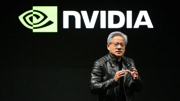 De lavar platos a liderar una empresa valuada en 4,4 billones de dólares: la historia de Jensen Huang, fundador de Nvidia