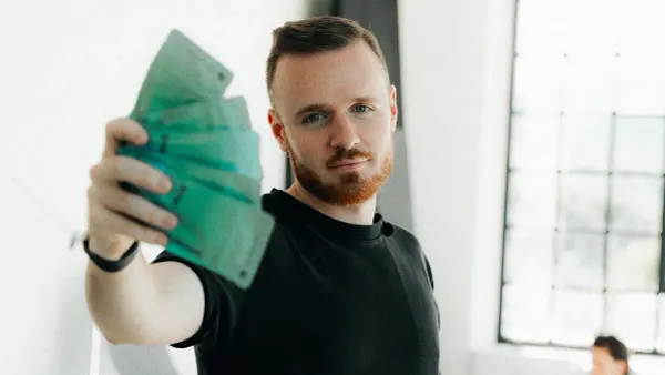 De Forbes 30 Under 30 en Hungría a lanzar un chicle funcional con yerba mate en Argentina