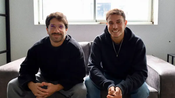 Se conocieron en el colegio y hoy impulsan con IA a más de 1.000 empresas en América Latina