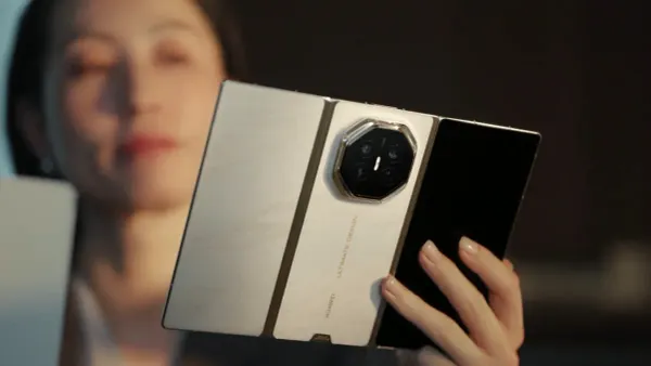 Huawei presentó el Mate XT2, un teléfono que se despliega dos veces y cuesta hasta USD 3.725