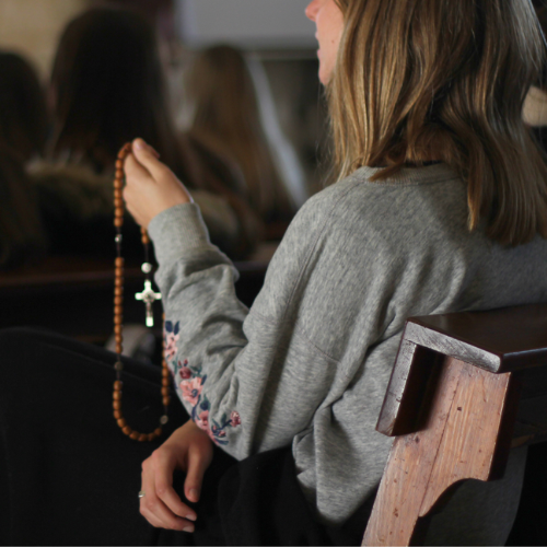 Mulher se converte ao Catolicismo após rezar “Ave Maria” todos os dias durante três anos