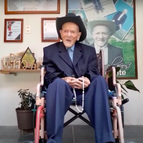 Aos 114 anos, morre homem mais velho do mundo; e este era o seu "segredo"!