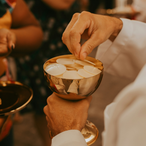 Razões pelas quais os não-católicos não podem comungar