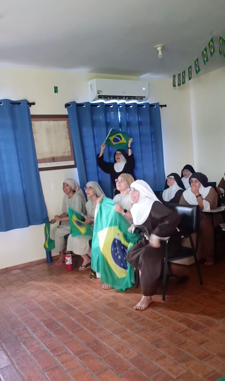 Freiras de clausura conquistam a internet ao comemorar vitória do Brasil na Copa do Mundo