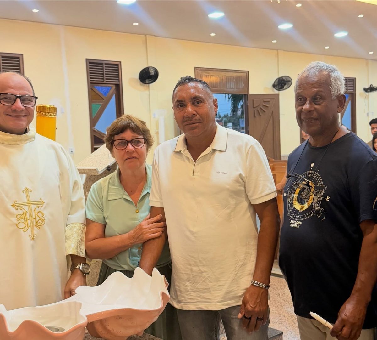 Tiririca recebe o Batismo na Igreja Católica: "Minha felicidade é grande"