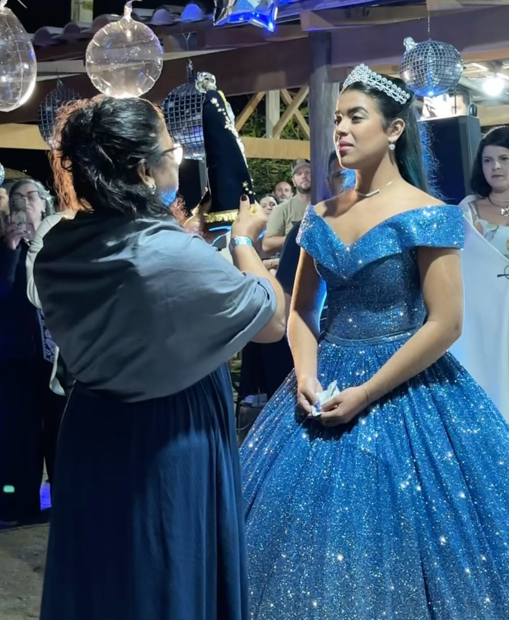 Festa de 15 anos tem Nossa Senhora Aparecida como grande homenageada e emociona nas redes sociais