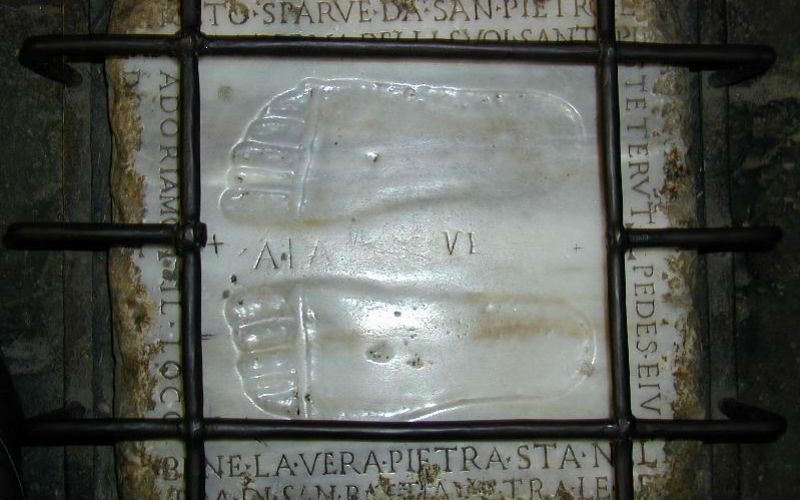 Relíquia com as pegadas de Jesus? Conheça essa história pouco conhecida