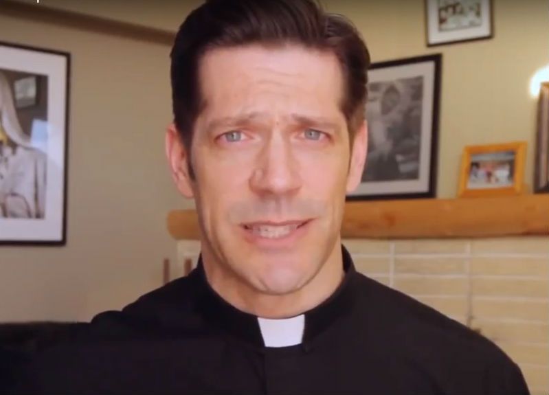 Por que confessar meus pecados a um padre?