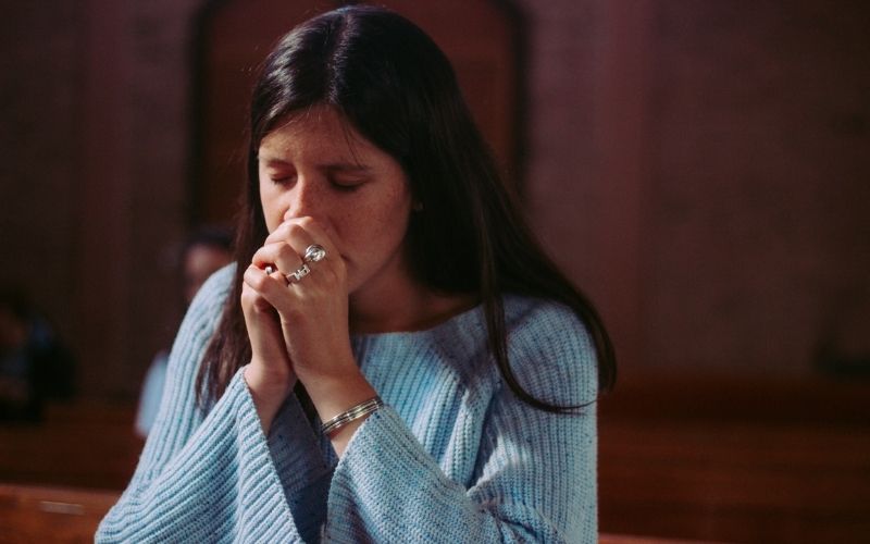 Está precisando arrumar um emprego? Esta oração é ideal para você!