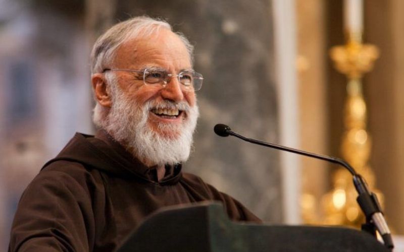 Papa Francisco anuncia 13 novos cardeais; Frei Cantalamessa está entre eles!