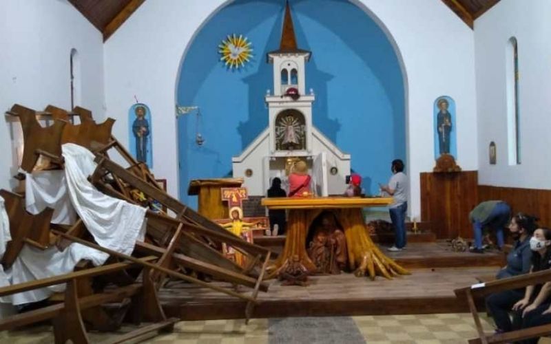 Grupo indígena invade paróquia, agride padre e faz frade franciscano de refém