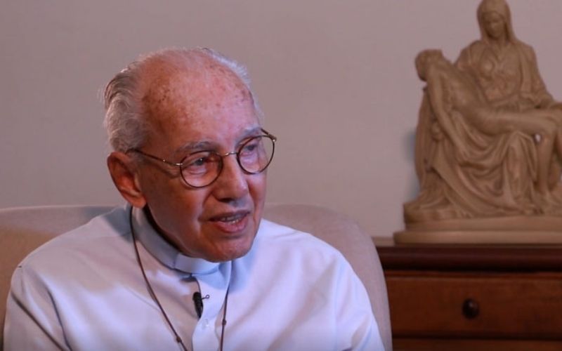 Monsenhor Jonas Abib passa por procedimento de cateterismo