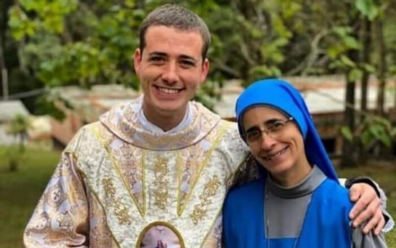 A inspiradora história da mãe e do filho que decidiram se consagrar a Deus
