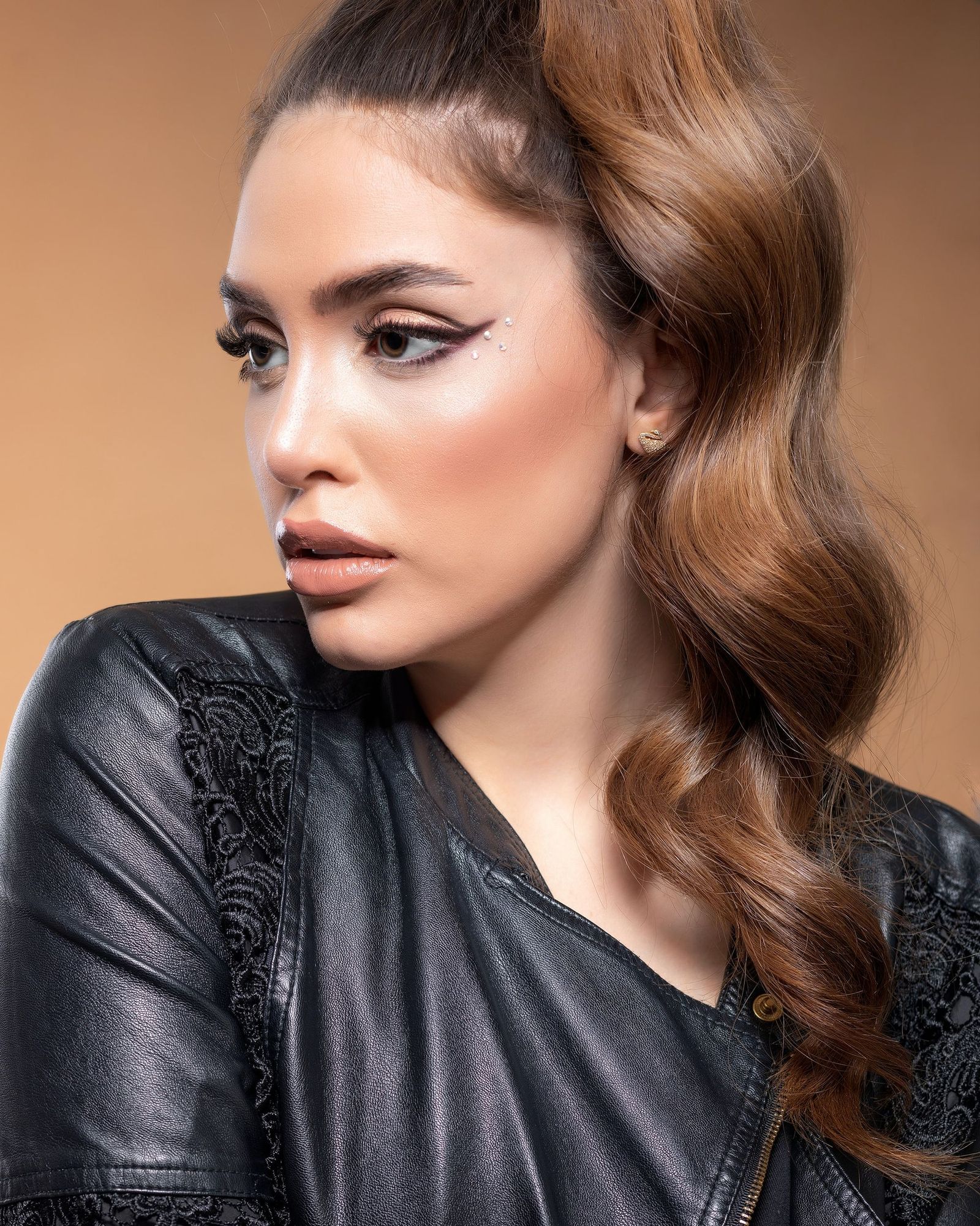 Get A Natural Glow With The Best Peach Blush