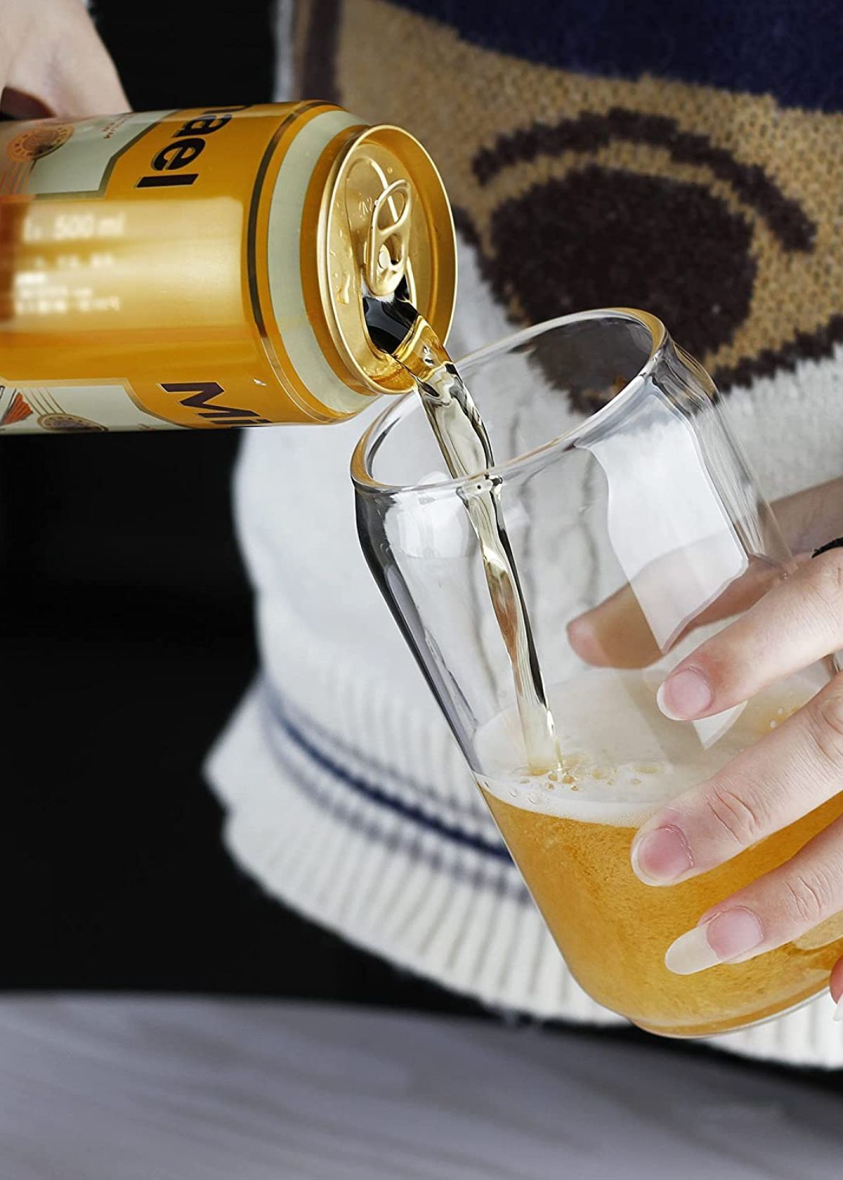 Why You Should Pour Beer Into A Glass