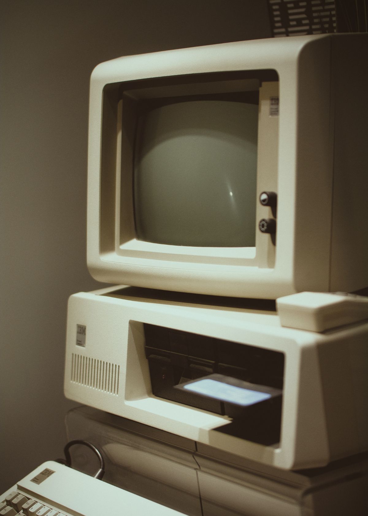 Do White Gaming Monitors Exist?