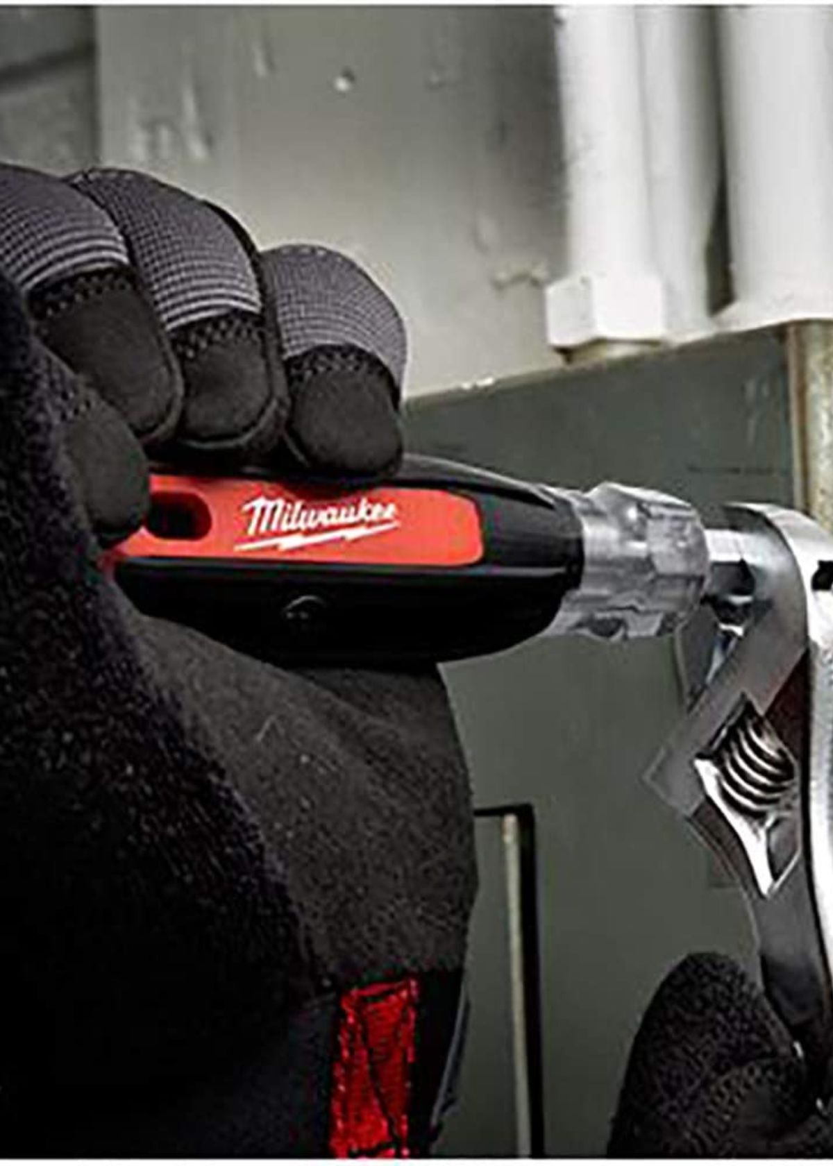 The Magnetic Mystery of Milwaukee Screwdrivers