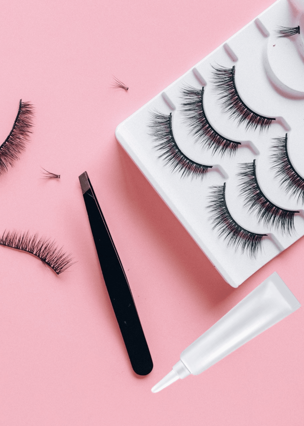 Best Eyelash Adhesive To Achieve The Perfect Lash Look!