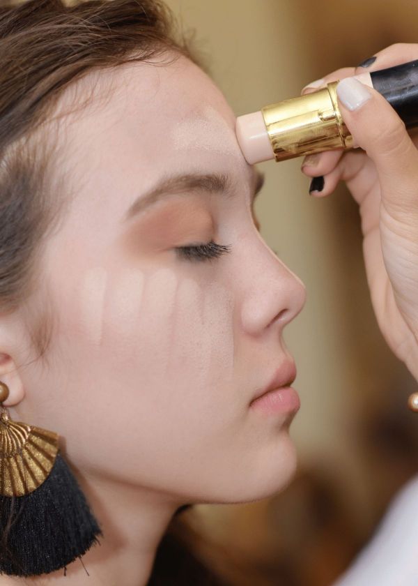 Achieve That Flawless Look With The Top Foundation Sticks!