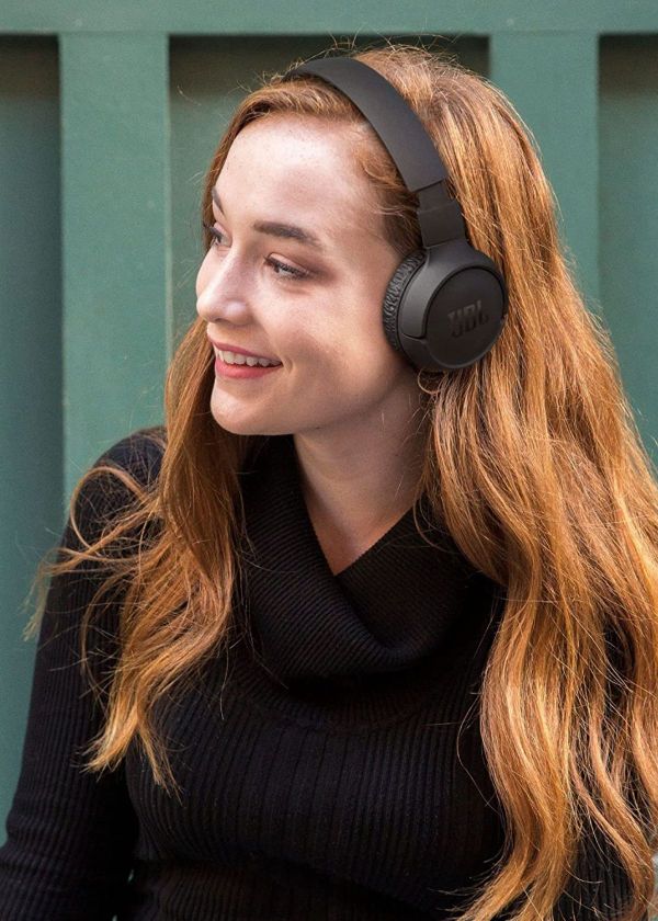 Wired or Wireless: The Great Headphones Debate