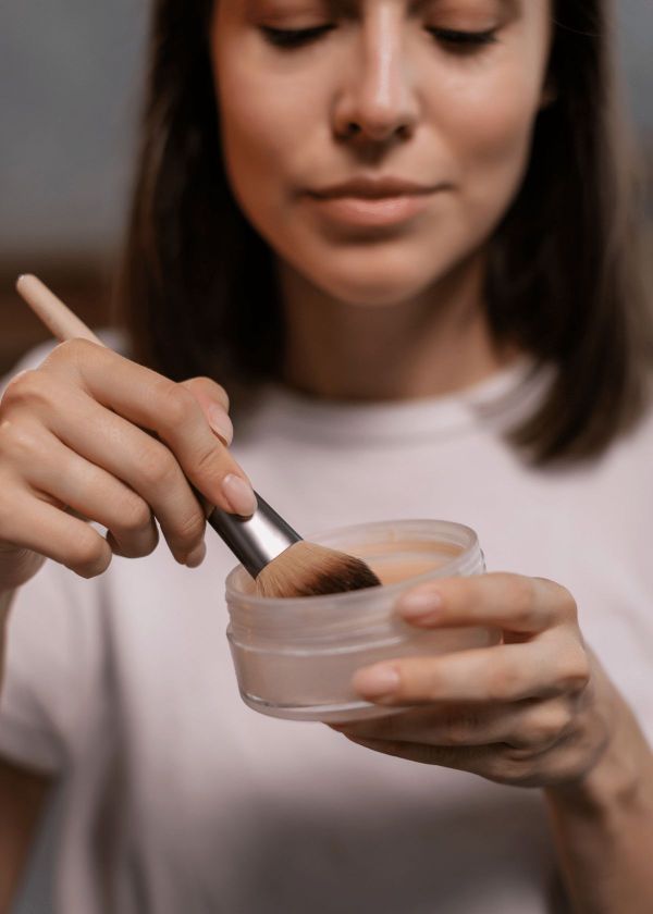 Say Goodbye To Cakey Makeup: Find Your Best Translucent Powder Here!