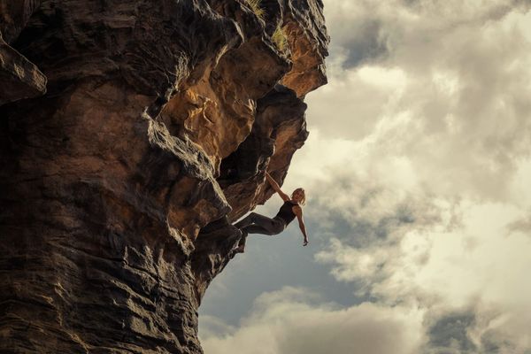 ‘Apex’ Guarantees Sweaty Palms, but Falls Short of Anything Deeper