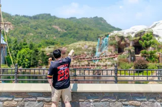 Hong Kong Disneyland Must-Do Rides and Experiences: What Makes HKDL Unique 🏰🇭🇰