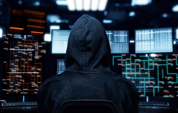 How Early Internet Advertising Ignited the Web's Decline and Ushered in an Era of Relentless Data Harvesting