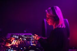 Electrizante es poco: el set en LAUT de Ofra en la noche Krewe x Operator Radio de la pasada Off Week '23