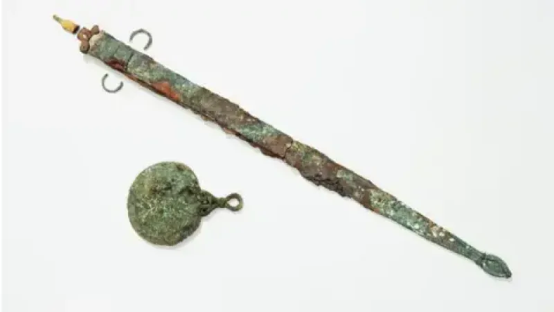 Historic England Sword and mirror