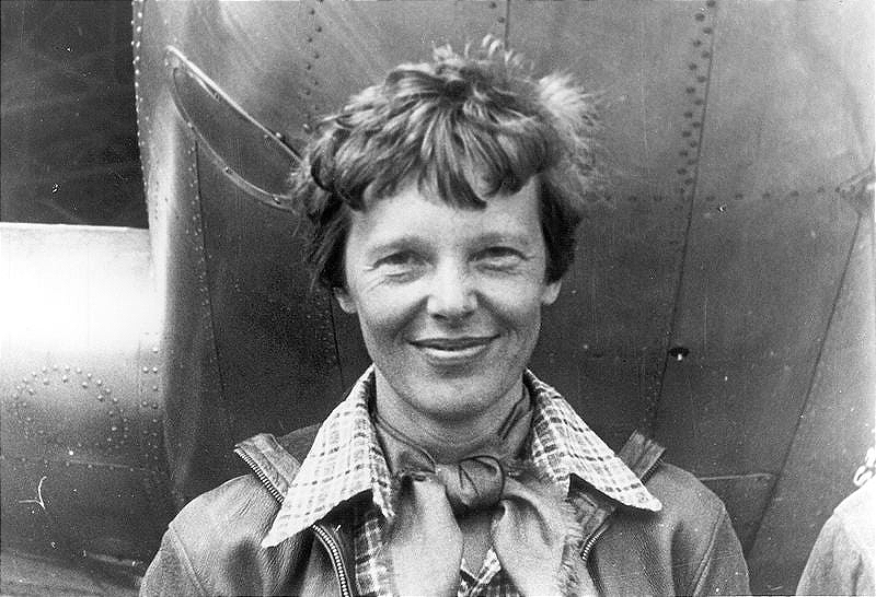 Amelia Earhart sent distress signals that were ignored