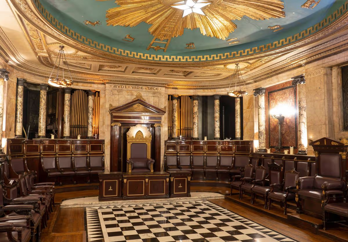 A Masonic lodge in France harbored a mafia hit squad