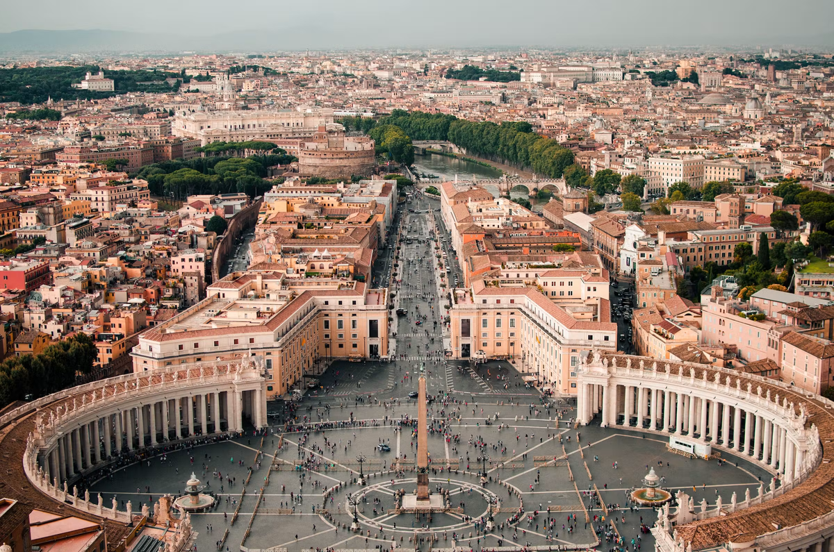 Did the Vatican steal the foreskin of Jesus as part of a secret plot?