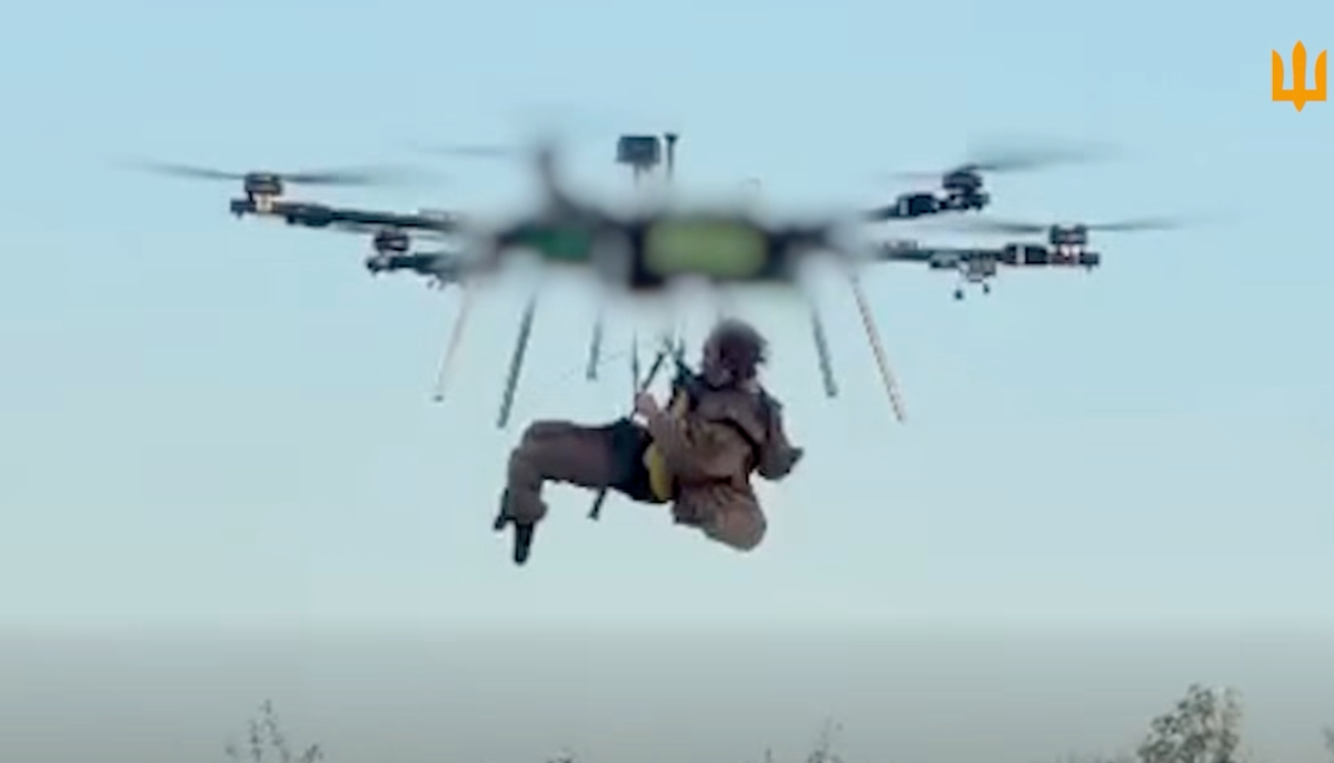 Ukraine used a drone to rescue a wounded soldier from the front