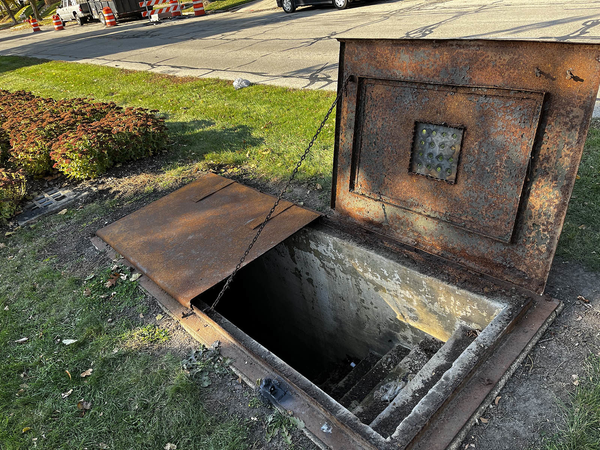 Why are there bunkers with toilets under boulevards in Milwaukee?