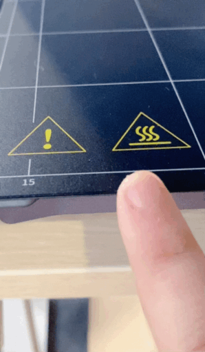 The strong magnetic attraction between the print sheet and the heated bed will not lose easily during printing.