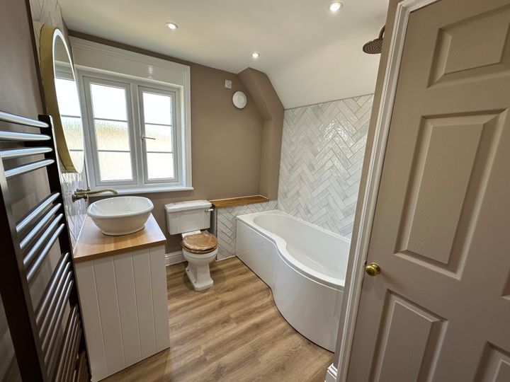 Suffolk Bathroom Elegance.