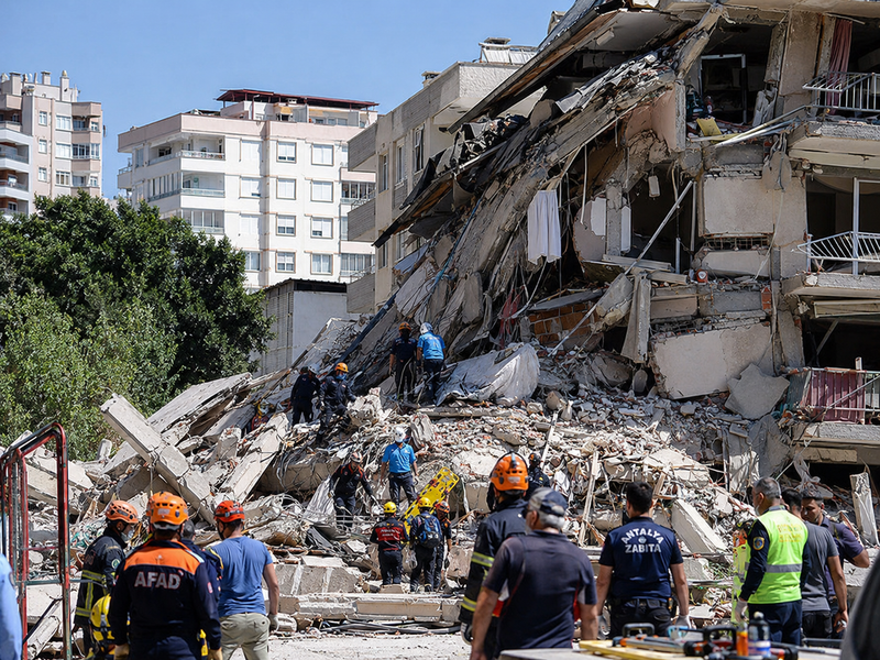 Venezuela earthquake death toll rises to 235 as international rescue teams flood in
